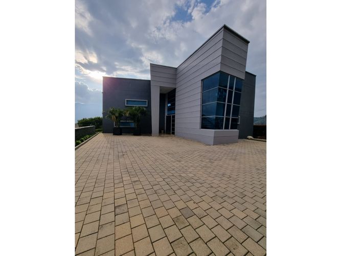 Casa de 4 alcobas en venta en San Isidro, La Estrella, 350 m² · foto 8 de 24