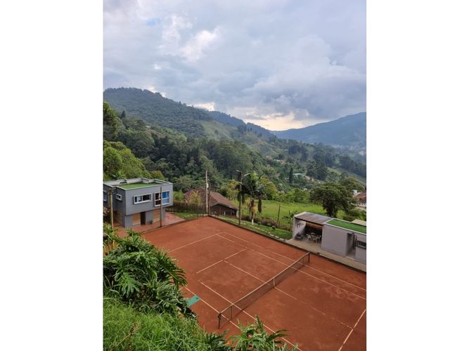 Casa de 4 alcobas en venta en San Isidro, La Estrella, 350 m² · foto 10 de 24