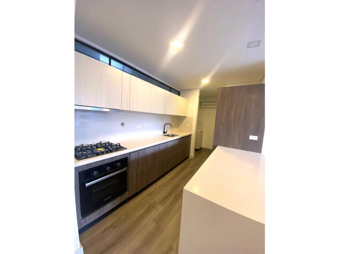 Apartamento de 1 alcoba en venta en Los Balsos, Medellín, 89 m² · foto 5 de 21
