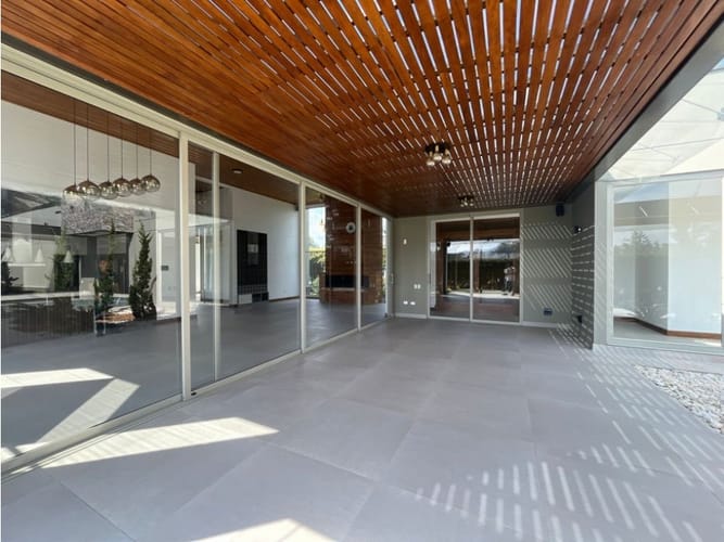Casa de 4 alcobas en venta en Llano Grande, Rionegro, 600 m² · foto 3 de 17