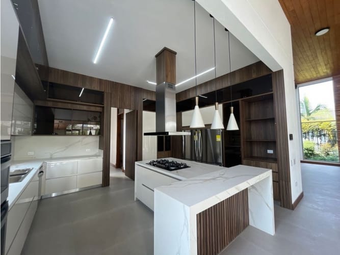 Casa de 4 alcobas en venta en Llano Grande, Rionegro, 600 m² · foto 4 de 17