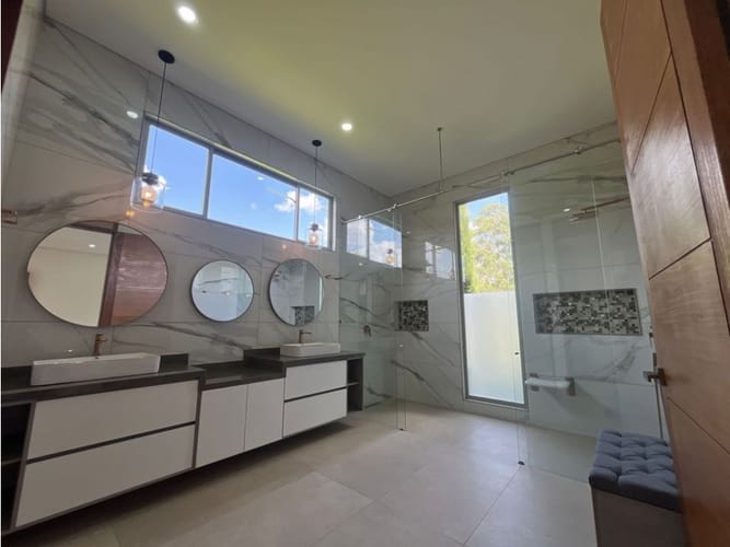 Casa de 4 alcobas en venta en Llano Grande, Rionegro, 600 m² · foto 10 de 17
