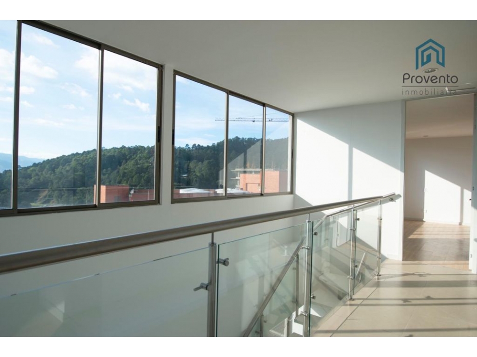 Apartamento en venta en Altos Del Poblado, Medellín · foto 3 de 10