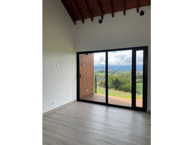 Casa de 3 alcobas en venta en El Carmen De Viboral, El Carmen de Viboral, 300 m² · foto 3 de 15