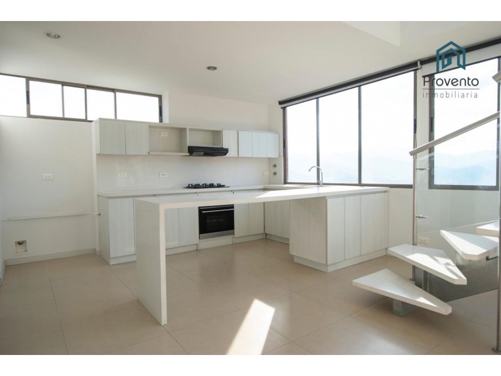Apartamento en venta en Altos Del Poblado, Medellín · foto 5 de 10