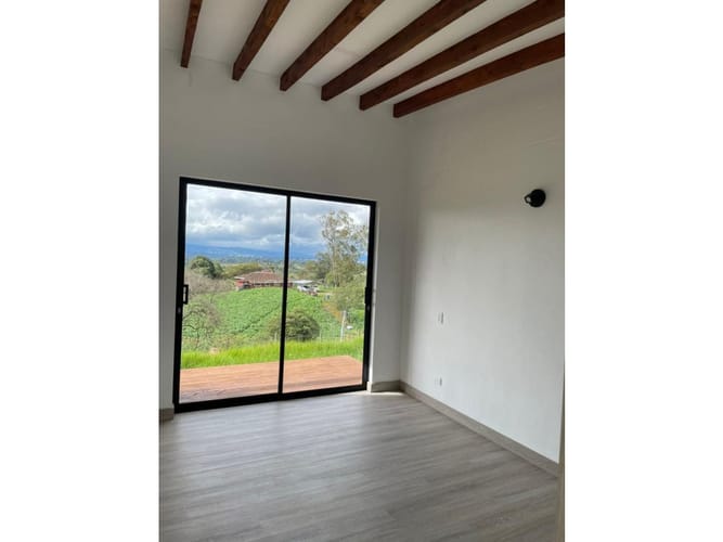 Casa de 3 alcobas en venta en El Carmen De Viboral, El Carmen de Viboral, 300 m² · foto 10 de 15