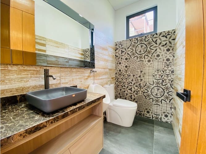Casa de 4 alcobas en venta en San Nicolas, Rionegro, 460 m² · foto 4 de 24