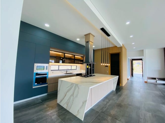 Casa de 4 alcobas en venta en San Nicolas, Rionegro, 460 m² · foto 6 de 24
