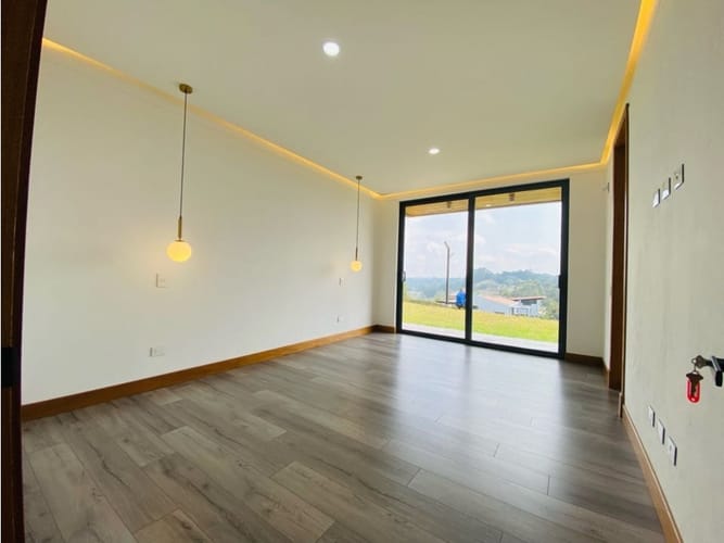 Casa de 4 alcobas en venta en San Nicolas, Rionegro, 460 m² · foto 13 de 24