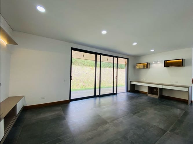 Casa de 4 alcobas en venta en San Nicolas, Rionegro, 460 m² · foto 19 de 24