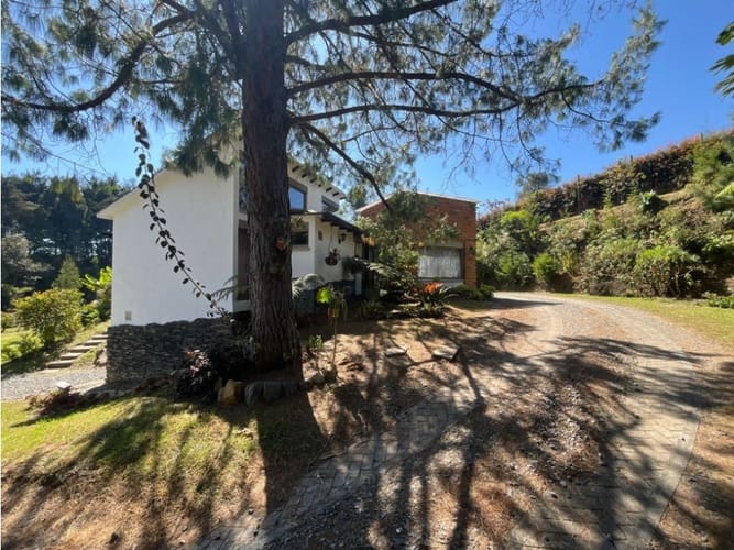 Casa de 3 alcobas en venta en Vía Las Palmas, Envigado, 300 m² · foto 10 de 18