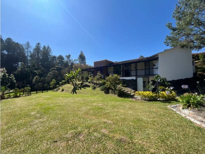 Casa de 3 alcobas en venta en Vía Las Palmas, Envigado, 300 m² · foto 17 de 18