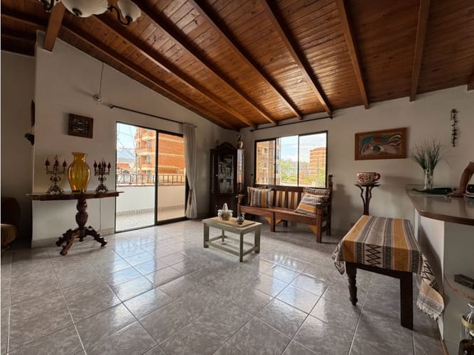 Casa de 5 alcobas en venta en San Marcos, Envigado, 114 m² · foto 2 de 13