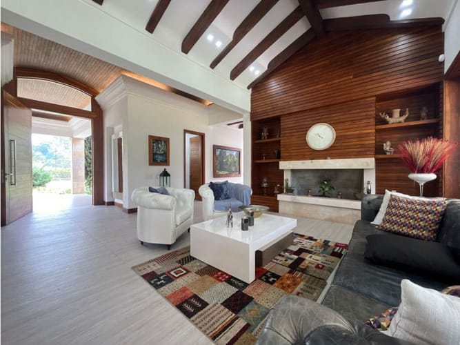 Casa de 4 alcobas en venta en Cabeceras De Llanogrande, Rionegro, 430 m² · foto 3 de 17