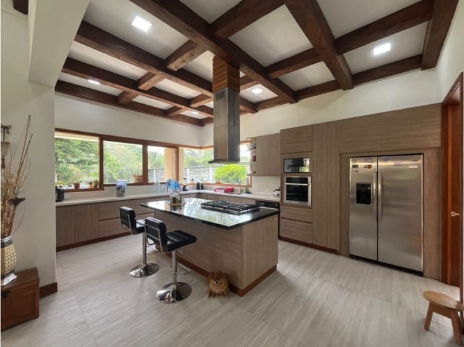 Casa de 4 alcobas en venta en Cabeceras De Llanogrande, Rionegro, 430 m² · foto 4 de 17