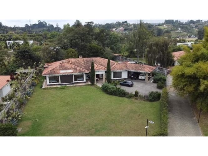 Casa de 4 alcobas en venta en Cabeceras De Llanogrande, Rionegro, 430 m² · foto 6 de 17