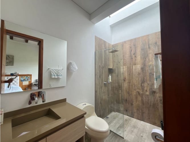 Casa de 4 alcobas en venta en Cabeceras De Llanogrande, Rionegro, 430 m² · foto 9 de 17