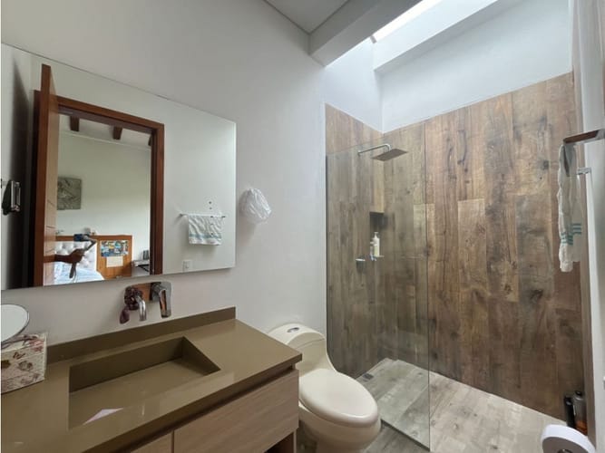 Casa de 4 alcobas en venta en Cabeceras De Llanogrande, Rionegro, 430 m² · foto 10 de 17