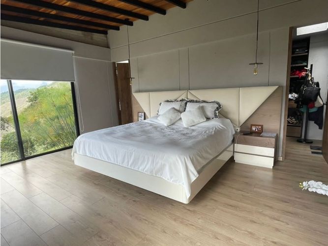 Casa de 3 alcobas en venta en Niquia, Bello, 237 m² · foto 14 de 15