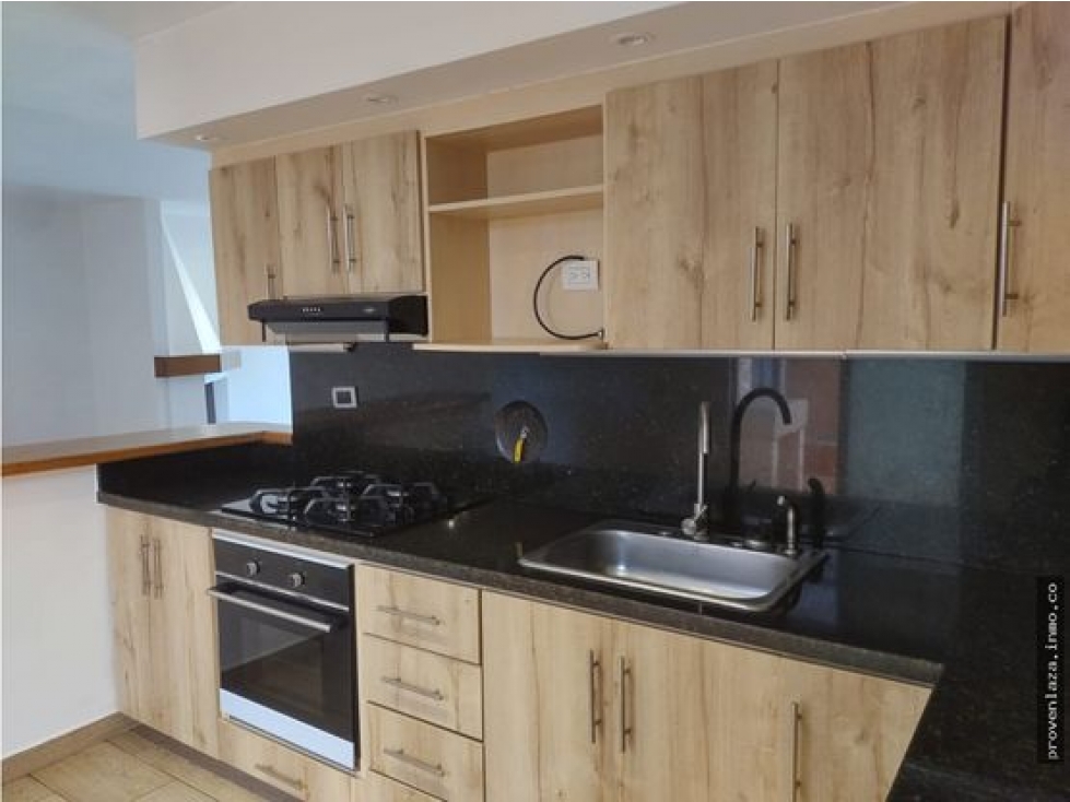 Casa de 3 alcobas en venta en San Antonio De Pereira, Rionegro, 140 m² · foto 2 de 9
