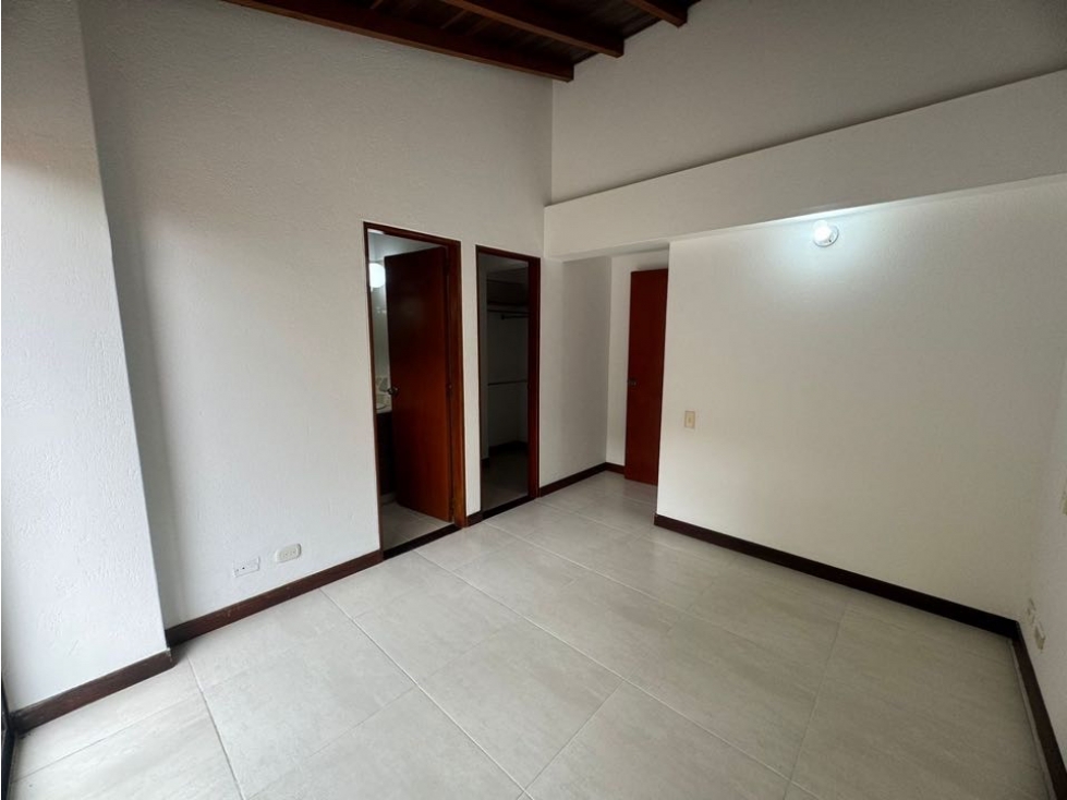 Casa en venta en Zona Centro, Envigado · foto 6 de 24