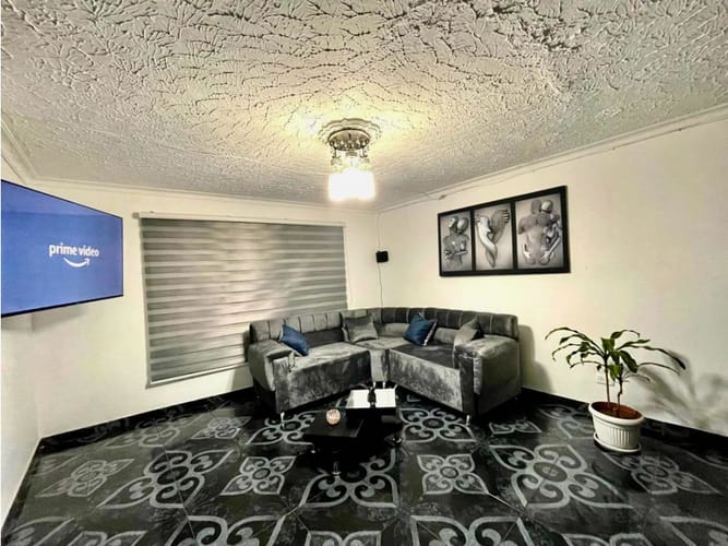 Casa de 5 alcobas en venta en Belén, Medellín, 220 m² · foto 3 de 12