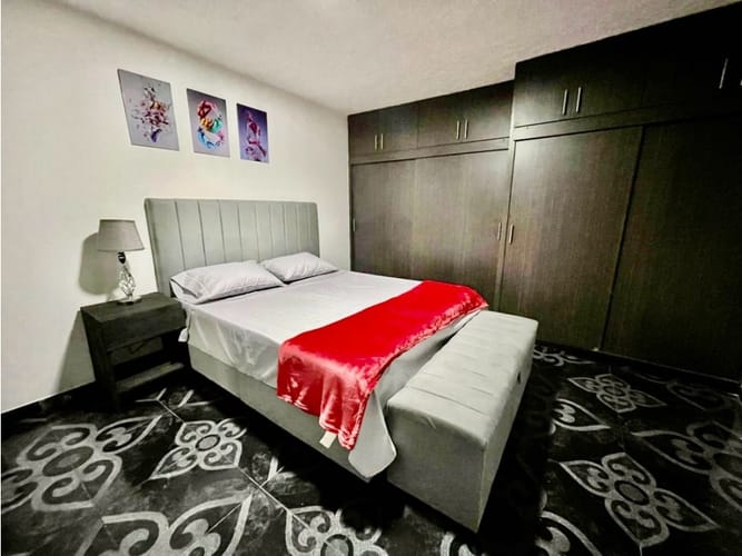 Casa de 5 alcobas en venta en Belén, Medellín, 220 m² · foto 5 de 12