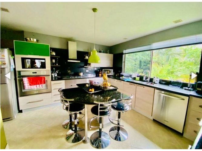 Casa de 4 alcobas en venta en La Calera, Medellín, 440 m² · foto 2 de 24