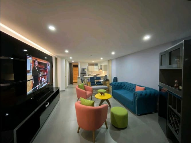Apartamento en venta en El Poblado, Medellín · foto 5 de 13