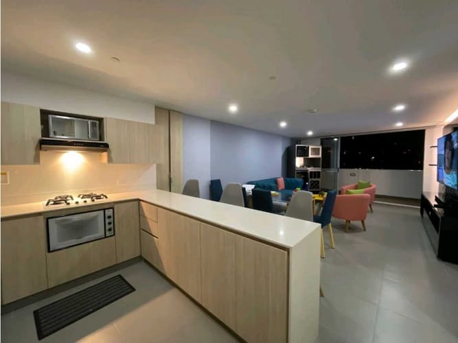 Apartamento en venta en El Poblado, Medellín · foto 8 de 13