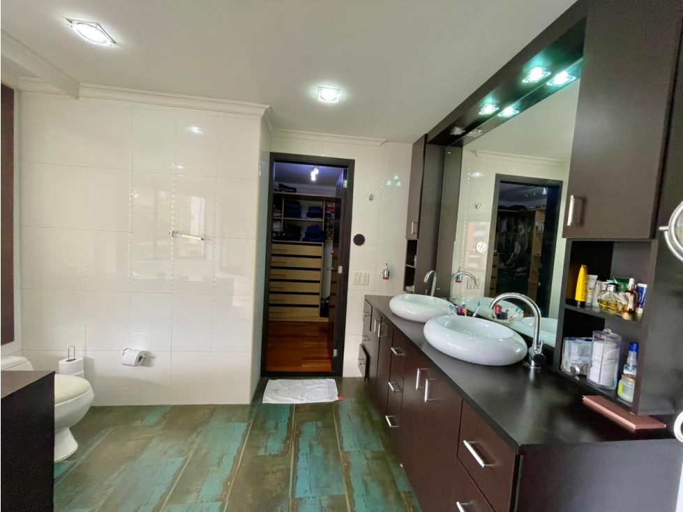 Apartamento en venta en El Poblado, Medellín · foto 16 de 23