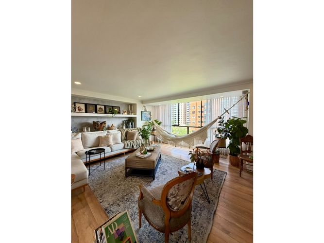 Apartamento de 2 alcobas en venta en Los Balsos, Medellín, 170 m² · foto 10 de 23