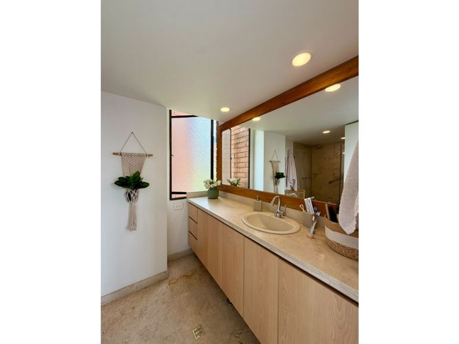 Apartamento de 2 alcobas en venta en Los Balsos, Medellín, 170 m² · foto 11 de 23