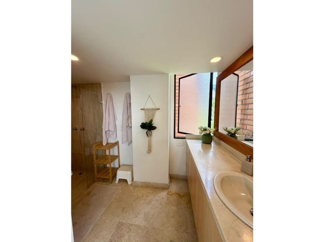 Apartamento de 2 alcobas en venta en Los Balsos, Medellín, 170 m² · foto 21 de 23