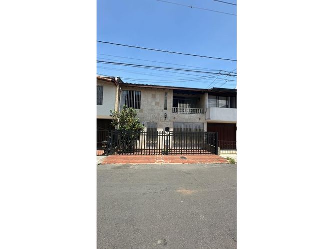Casa de 4 alcobas en venta en Urbanizacion Villas Del Parque, Medellín, 210 m² · foto 2 de 24