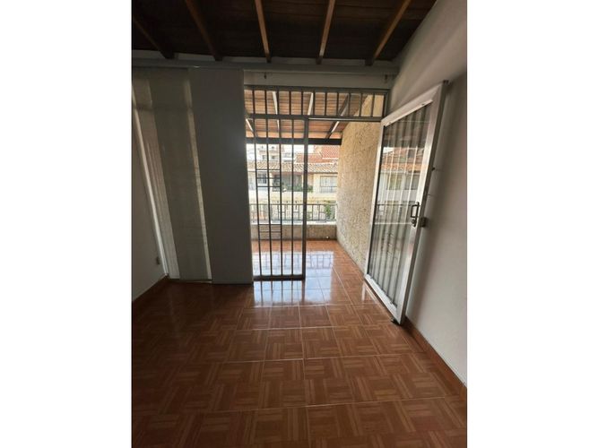 Casa de 4 alcobas en venta en Urbanizacion Villas Del Parque, Medellín, 210 m² · foto 3 de 24