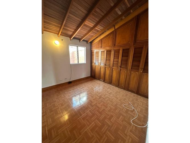 Casa de 4 alcobas en venta en Urbanizacion Villas Del Parque, Medellín, 210 m² · foto 8 de 24