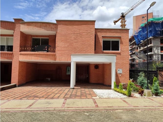 Casa de 5 alcobas en venta en El Tesoro, Medellín, 430 m² · foto 3 de 24