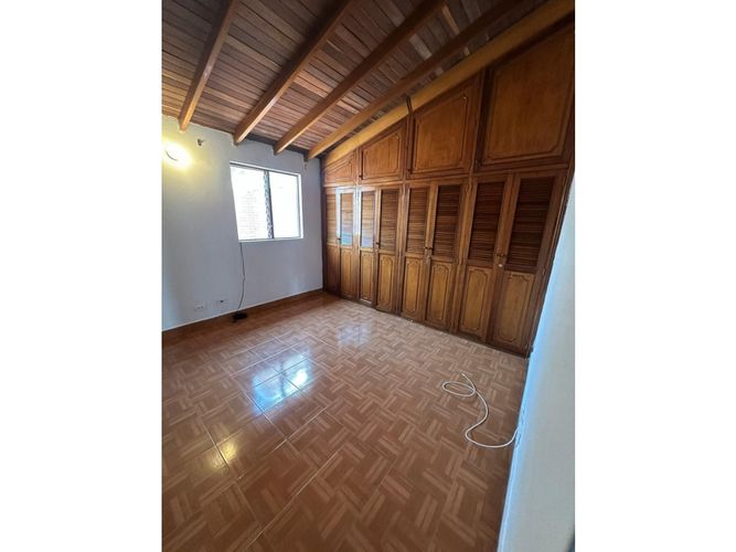 Casa de 4 alcobas en venta en Urbanizacion Villas Del Parque, Medellín, 210 m² · foto 18 de 24