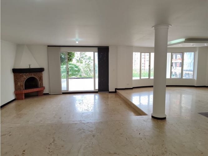 Casa de 5 alcobas en venta en El Tesoro, Medellín, 430 m² · foto 8 de 24