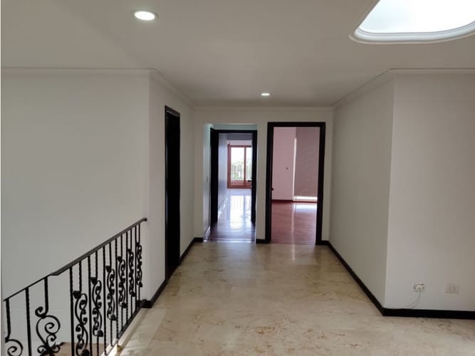 Casa de 5 alcobas en venta en El Tesoro, Medellín, 430 m² · foto 12 de 24