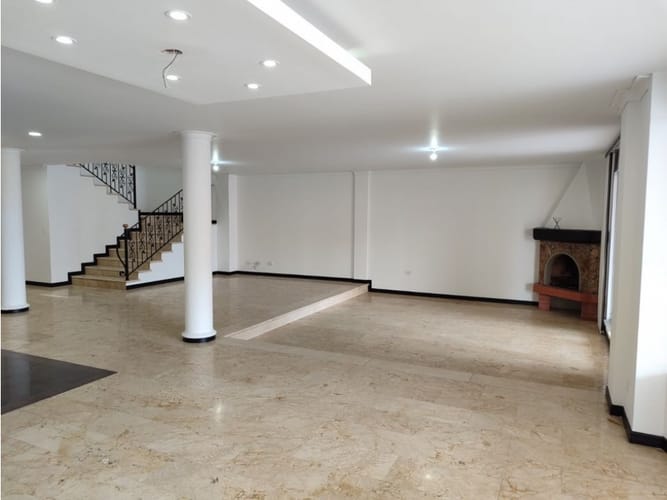 Casa de 5 alcobas en venta en El Tesoro, Medellín, 430 m² · foto 13 de 24
