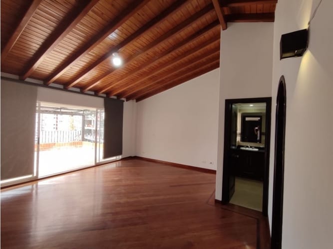 Casa de 5 alcobas en venta en El Tesoro, Medellín, 430 m² · foto 20 de 24