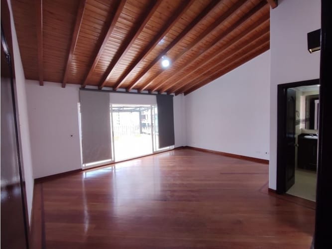 Casa de 5 alcobas en venta en El Tesoro, Medellín, 430 m² · foto 21 de 24