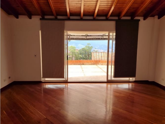 Casa de 5 alcobas en venta en El Tesoro, Medellín, 430 m² · foto 23 de 24