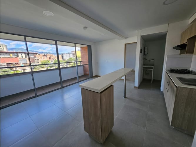 Apartamento en venta en Centro, Itagüí · foto 2 de 18