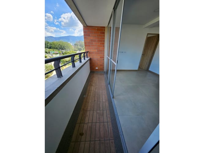 Apartamento en venta en Centro, Itagüí · foto 4 de 18