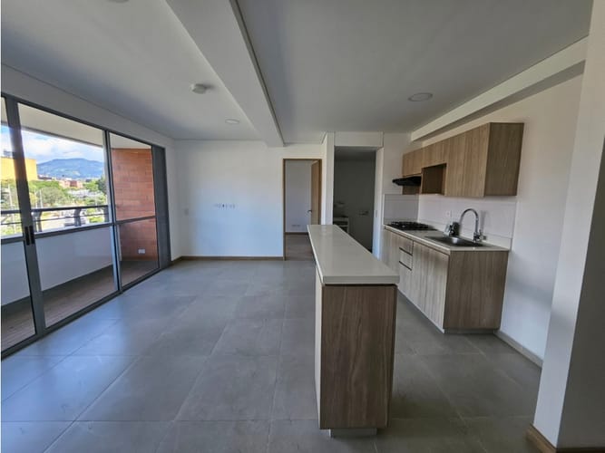 Apartamento en venta en Centro, Itagüí · foto 5 de 18