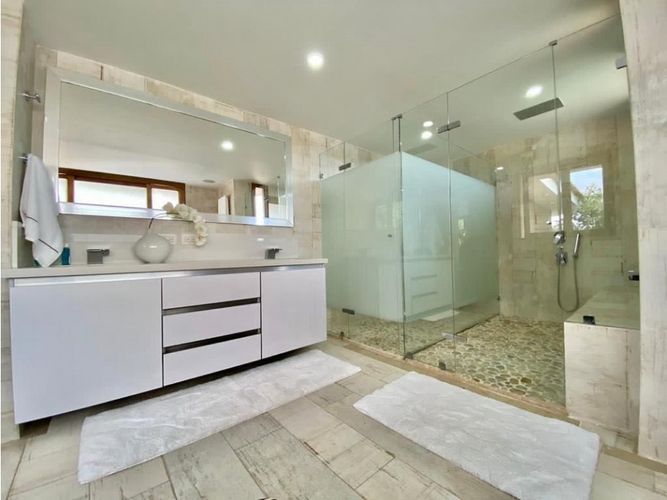 Casa de 4 alcobas en venta en Gualanday, Rionegro, 360 m² · foto 8 de 19