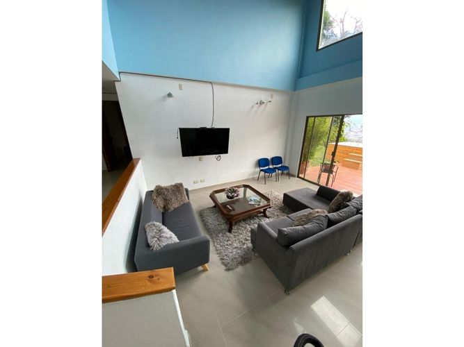 Casa de 4 alcobas en venta en Escobero, Envigado, 300 m² · foto 3 de 24
